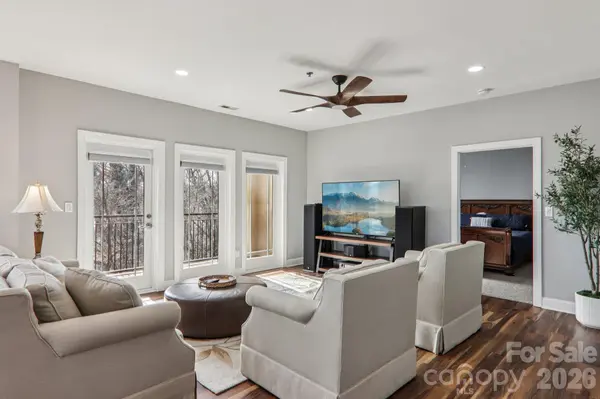 475 S Church ST #E, Hendersonville, NC 28792