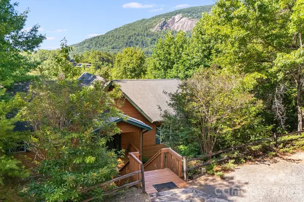 189 Cameron LN, Lake Lure, NC 28746
