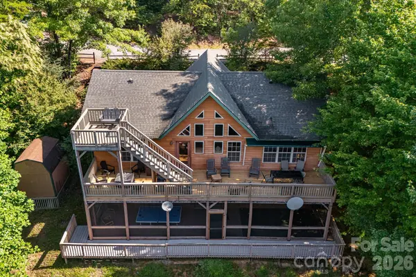 189 Cameron LN, Lake Lure, NC 28746