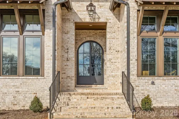 4715 Montclair AVE, Charlotte, NC 28211