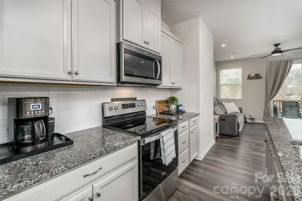 1206 Keydet DR, Charlotte, NC 28216