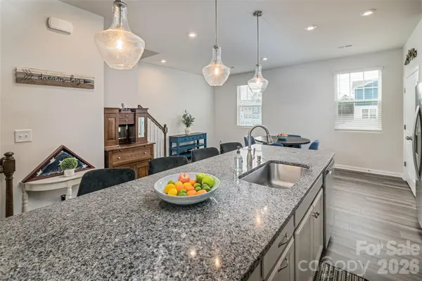 1206 Keydet DR, Charlotte, NC 28216