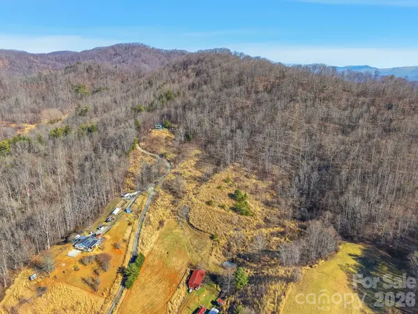 99999 Morgan Branch RD, Marshall, NC 28753