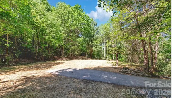 1127 Bee Tree RD, Swannanoa, NC 28778