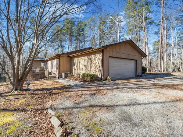 423 Mountain View DR, Columbus, NC 28722
