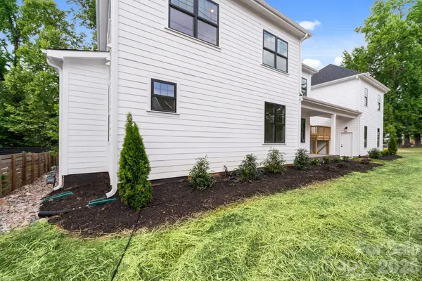 1529 Beckwith PL, Charlotte, NC 28205