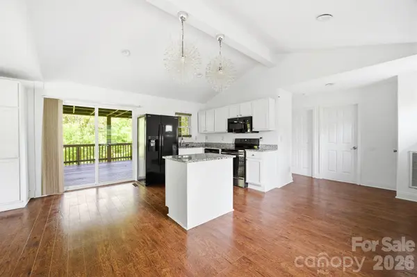 219 Breezewood DR, Charlotte, NC 28262