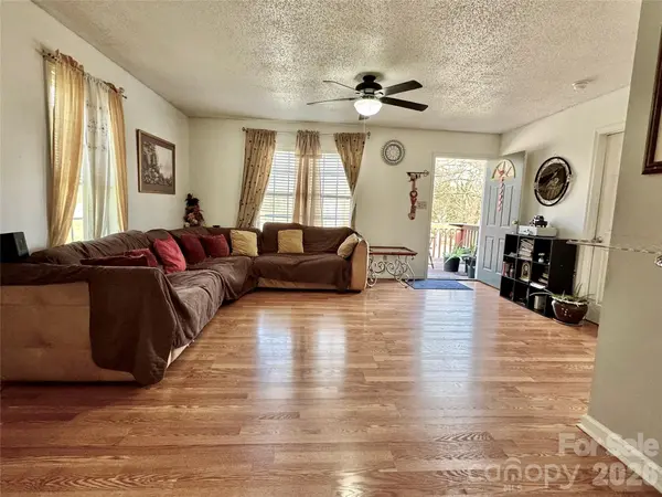 1019 W 7th AVE, Gastonia, NC 28052