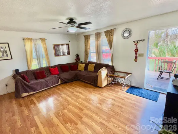 1019 W 7th AVE, Gastonia, NC 28052
