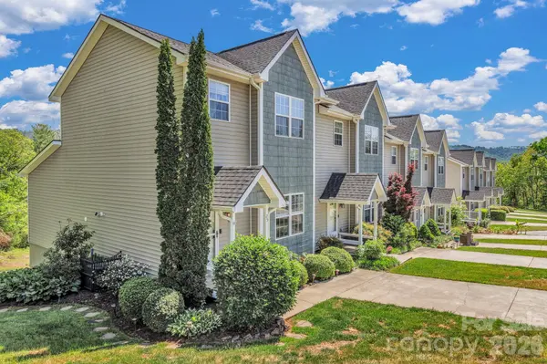 25 Union Chapel RD, Weaverville, NC 28787