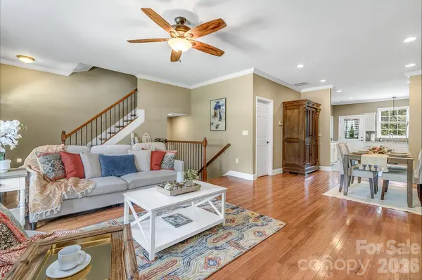 25 Union Chapel RD, Weaverville, NC 28787