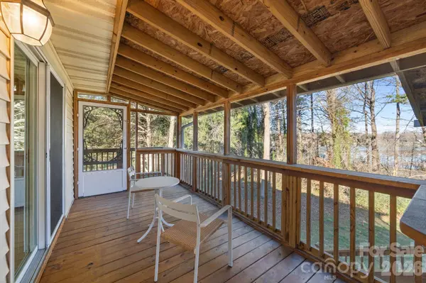 4278 Harbor LN, Sherrills Ford, NC 28673