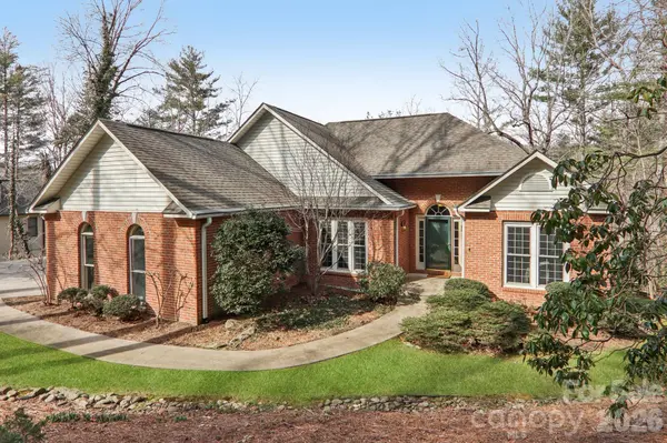 741 Zelda CT, Hendersonville, NC 28792