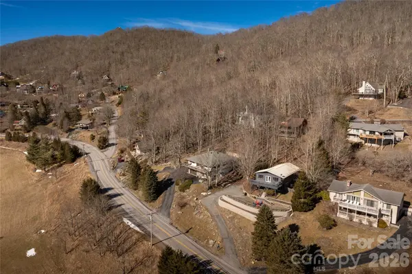1628 Skyland DR, Seven Devils, NC 28604