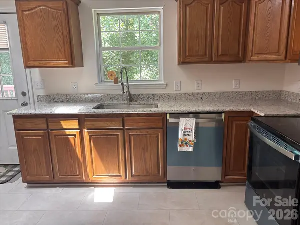 5164 Ralph Winchester RD, Lenoir, NC 28645