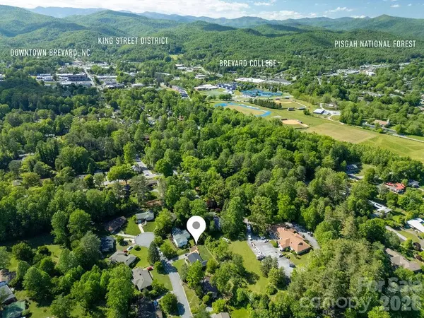 84 Far Hills TER, Brevard, NC 28712