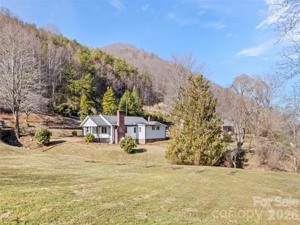 9 Whitted RD, Canton, NC 28716