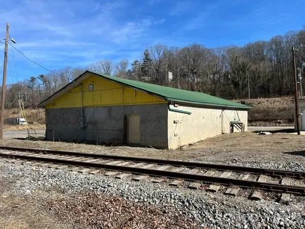 704 Riverside DR, Asheville, NC 28801