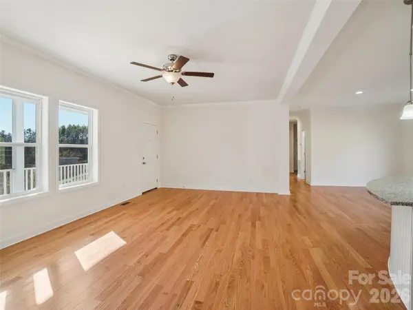 56 Big Branch DR, Mars Hill, NC 28754
