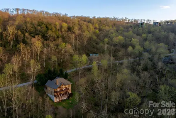 1226 Grouse Moor DR, Sugar Mountain, NC 28604