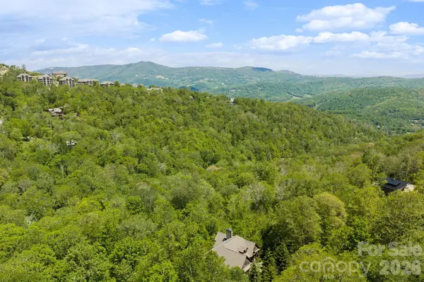 1226 Grouse Moor DR, Sugar Mountain, NC 28604