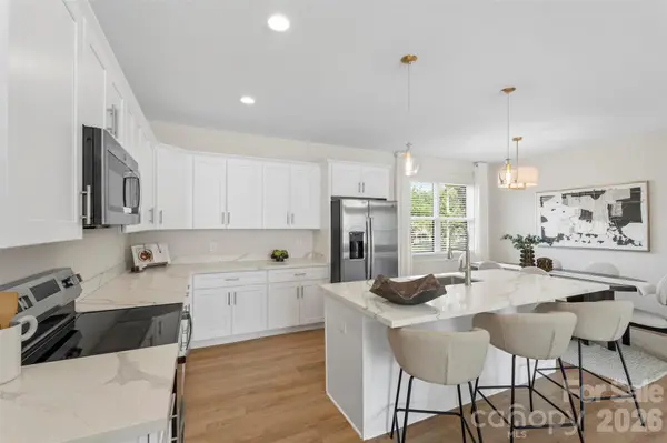 2100 Bombay WAY, Charlotte, NC 28208