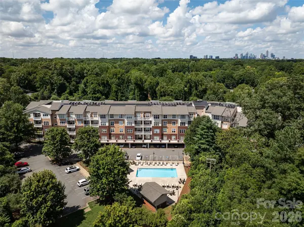 1000 E Woodlawn RD #311, Charlotte, NC 28209
