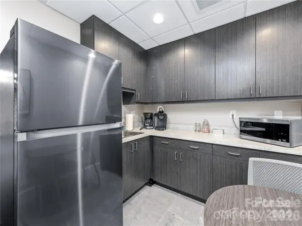 5 Doctors PARK #E1, Asheville, NC 28801