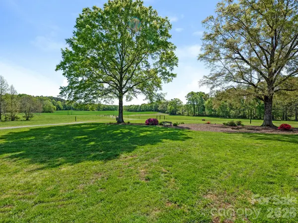 16160 Hopewell Church RD, Midland, NC 28107