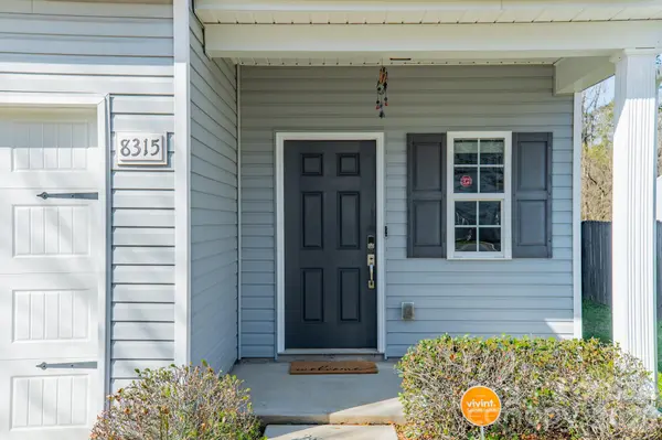 8315 Paw Valley LN, Charlotte, NC 28214
