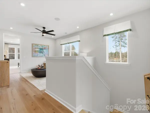 8410 Discovery LN, Charlotte, NC 28216
