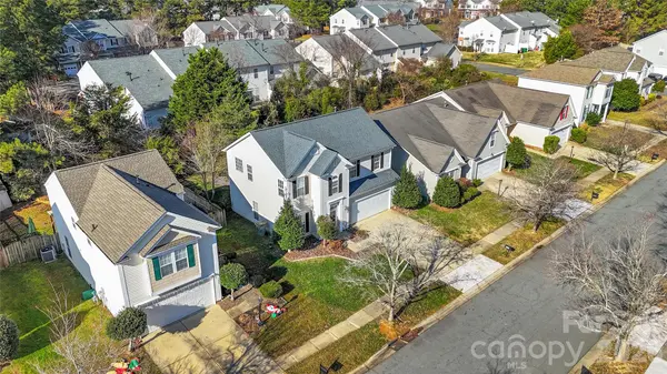 5815 Waverly Lynn LN, Charlotte, NC 28269