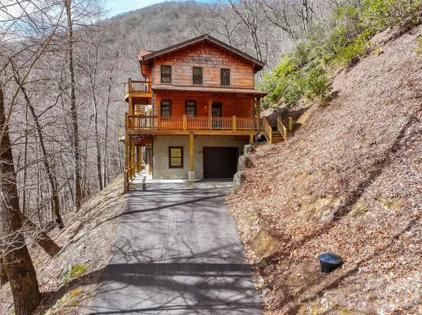 173 Heavenview PT, Maggie Valley, NC 28751
