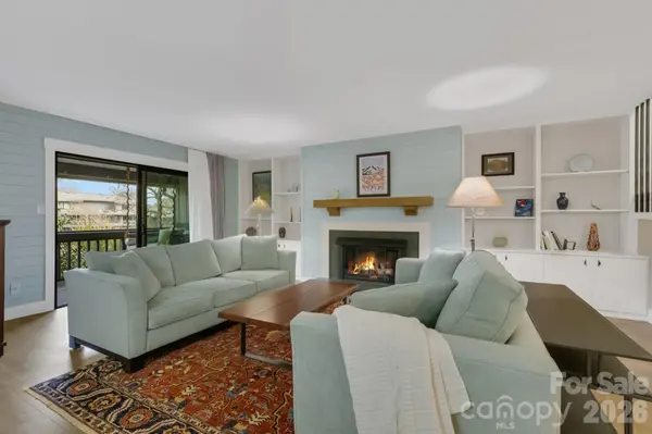 403 Crowfields DR, Asheville, NC 28803