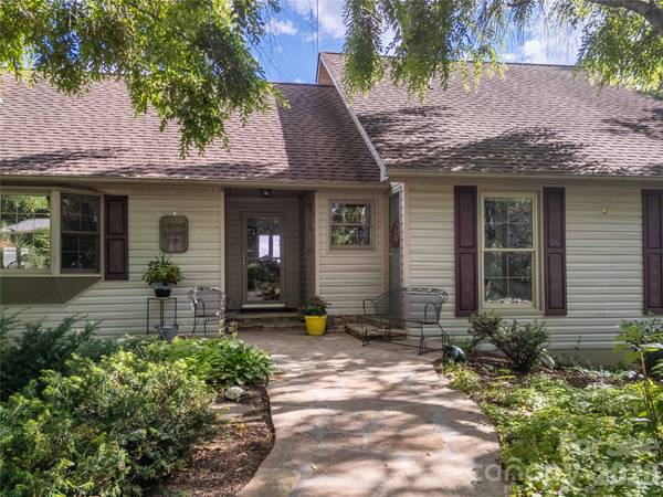 149 Windy Hill CIR, Tuckasegee, NC 28783
