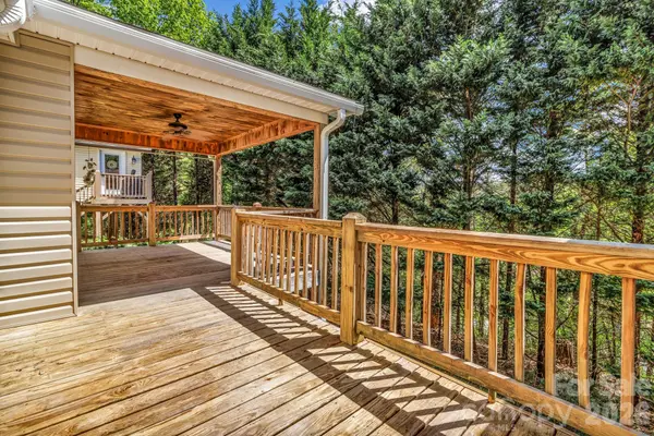 405 Deerfield CT, Hendersonville, NC 28792