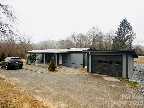 3021 Spartanburg HWY, East Flat Rock, NC 28726