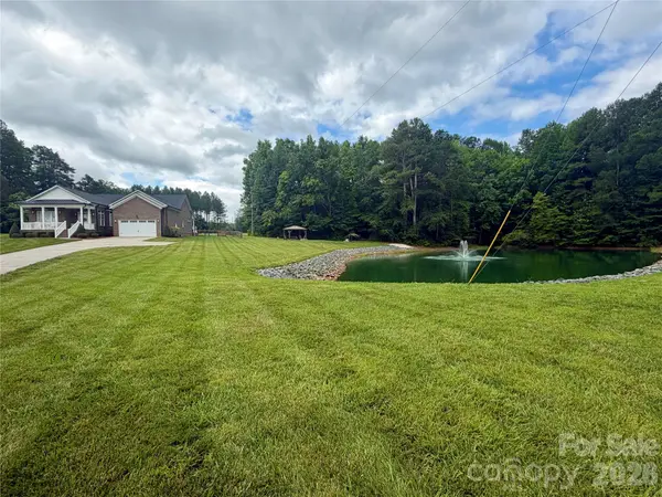 1296 Ben Black RD, Midland, NC 28107