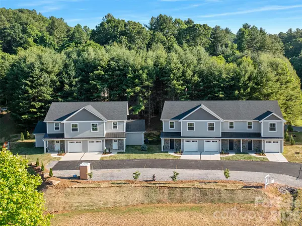 100 Red Twig LN #103, Burnsville, NC 28714