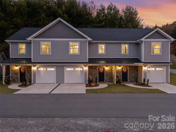 100 Red Twig LN #103, Burnsville, NC 28714