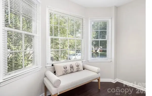 3909 Woodbriar TRL, Charlotte, NC 28205