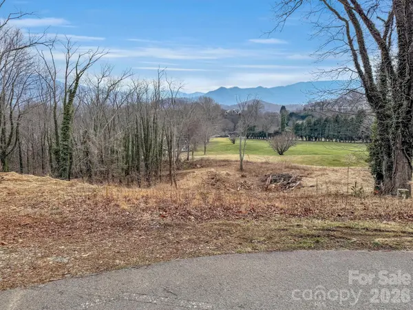 000 Cupp LN, Waynesville, NC 28786