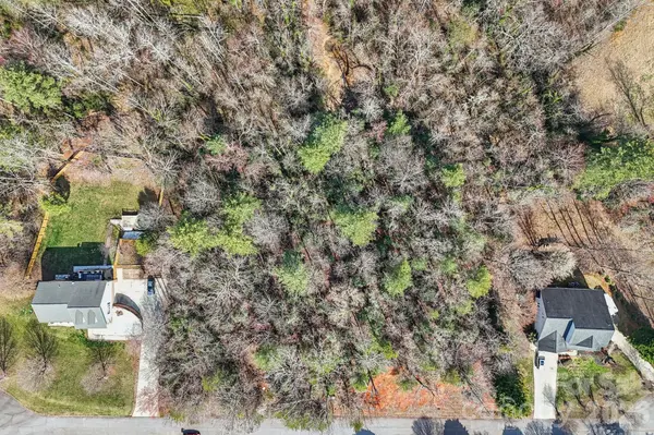 1046 Julius CT, Lenoir, NC 28645
