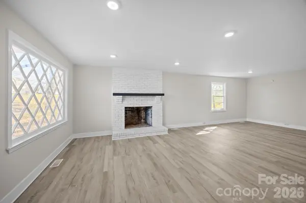 511 E Trade ST, Dallas, NC 28034