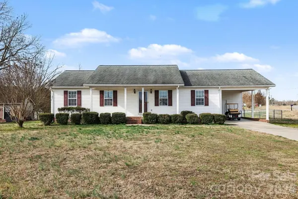 1976 Mcilwain RD, Lancaster, SC 29720