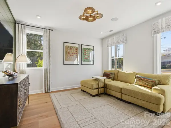 6005 Yellow Buckeye DR, Charlotte, NC 28277