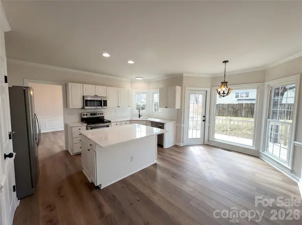 8141 Long Nook LN, Charlotte, NC 28277
