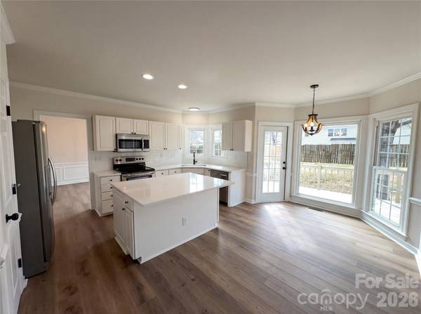 8141 Long Nook LN, Charlotte, NC 28277