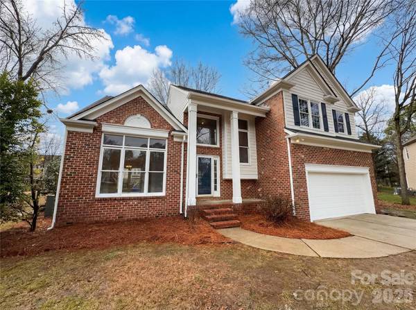 8141 Long Nook LN, Charlotte, NC 28277