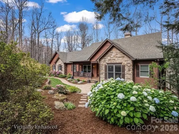 140 Mount Hebron RD, Hendersonville, NC 28739